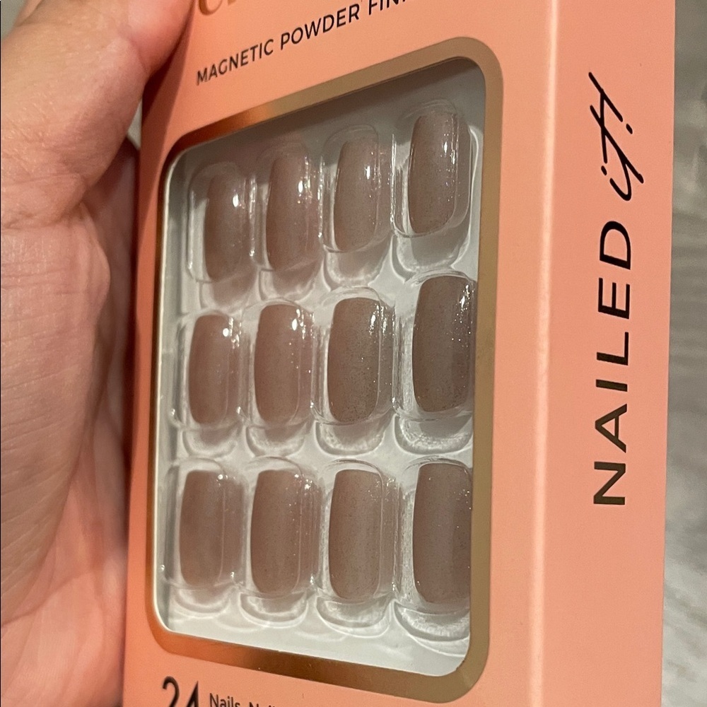 CALA Velvet Touch Magnetic Powder Finish Nails - Picture 2 of 5